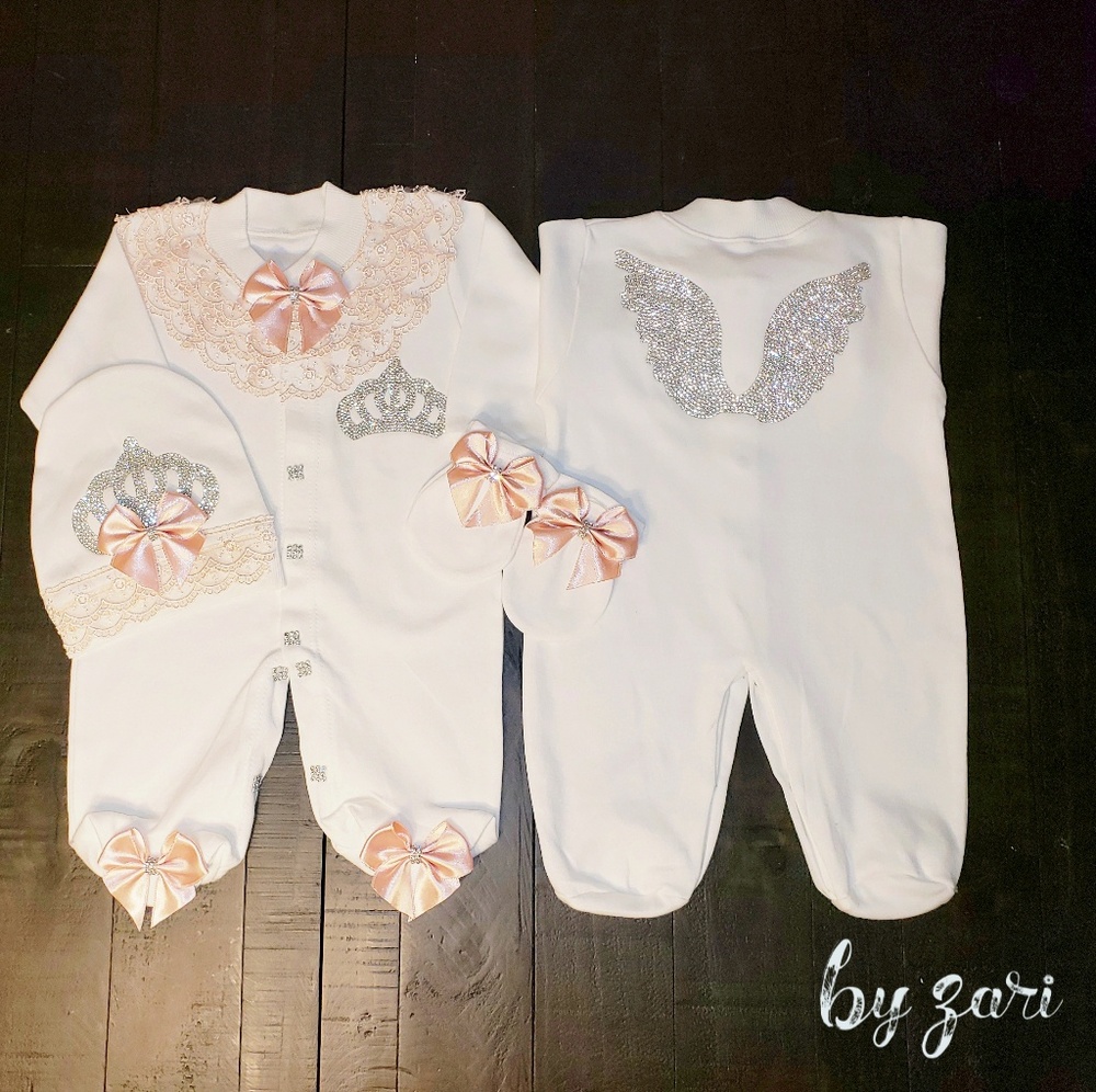Peach lace and jewels baby set‎
